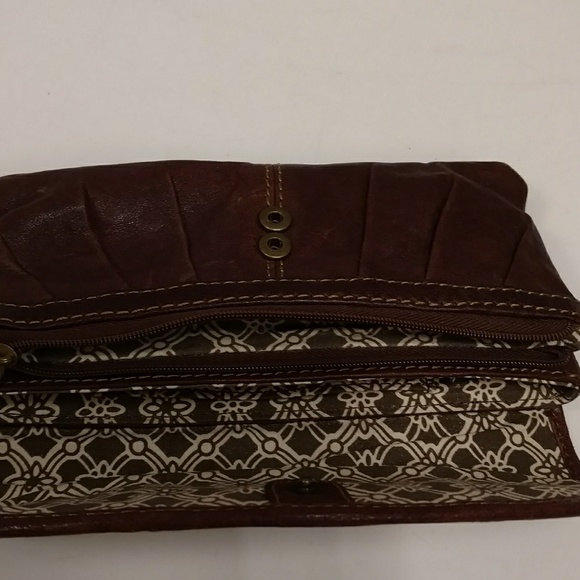 Fossil Leather Clutch w Colorful Pattern - Picture 6 of 7